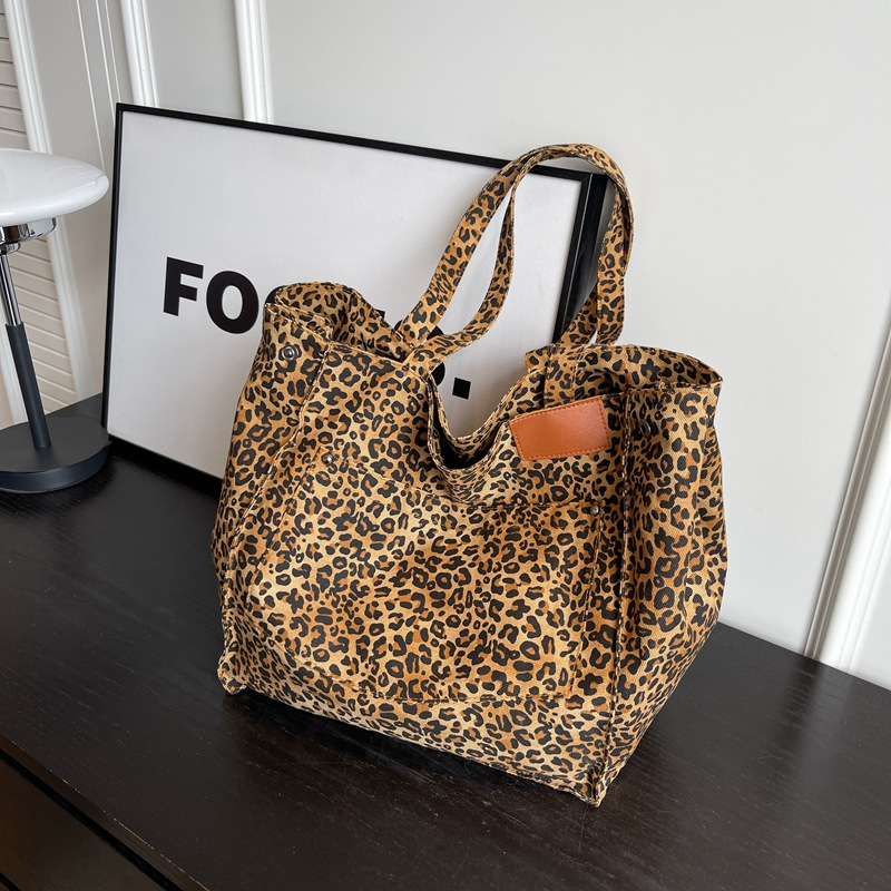 Leopard Pattern Tote Bag Vinta - đánh giá và giá Vintage Fashion Shop
