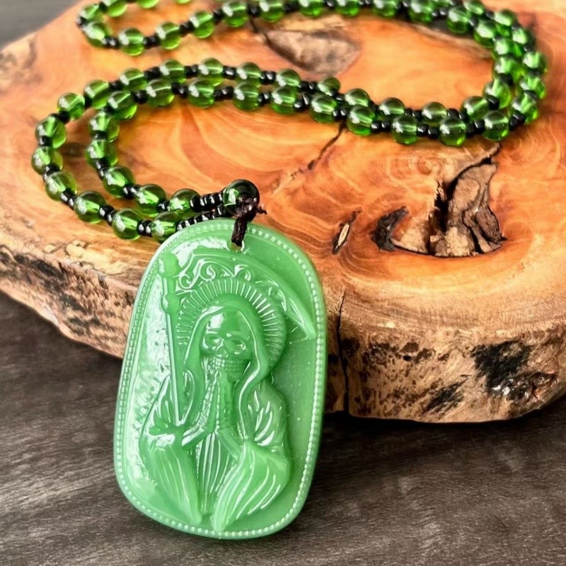 Santa Muerte Sculpture Dog Tag - đánh giá và giá Vintage Fashion Labels